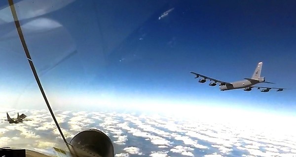 Бомбардировщики В-52 в небе Украины будут летать постоянно