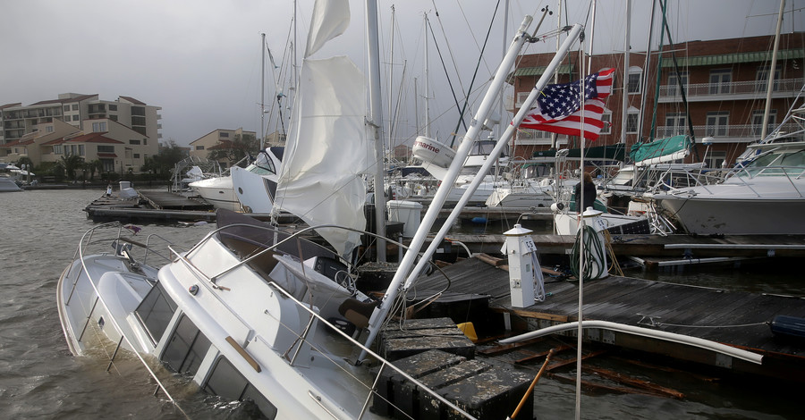 Затопленные улицы и разрушенные дома: последствия урагана Салли на побережьях США