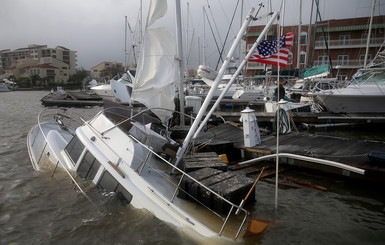 Затопленные улицы и разрушенные дома: последствия урагана Салли на побережьях США