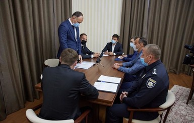 Зеленский дал правоохранителям две недели на решение главных проблем Львовщины