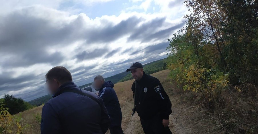 На Харьковщине полиция третьи сутки ищет женщину, заблудившуюся в лесу