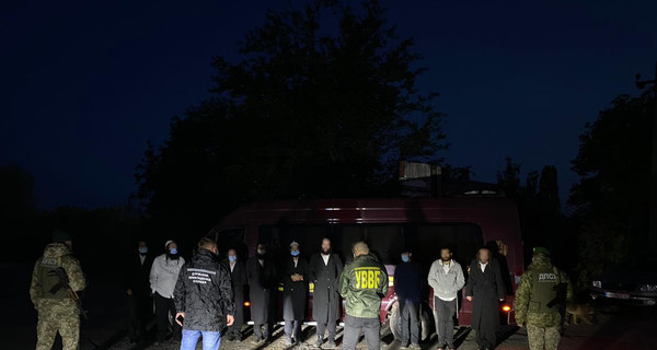 На границе с Молдовой задержанные хасиды-нелегалы развлекали пограничников танцами