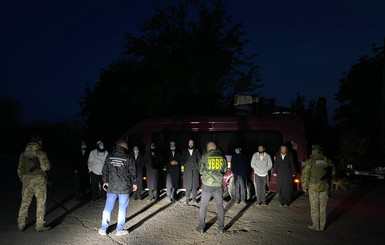 На границе с Молдовой задержанные хасиды-нелегалы развлекали пограничников танцами