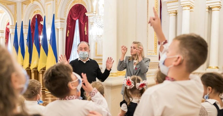 Елена Зеленская пригласила детей на экскурсию с сурдопереводом в Мариинский дворец