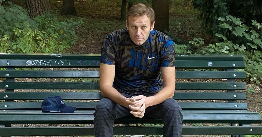 СМИ сообщили о тайном визите Меркель к Навальному 