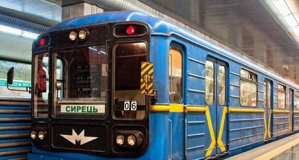 Упал с крыши, когда поезд тронулся: подробности гибели 29-летнего зацепера в Киеве