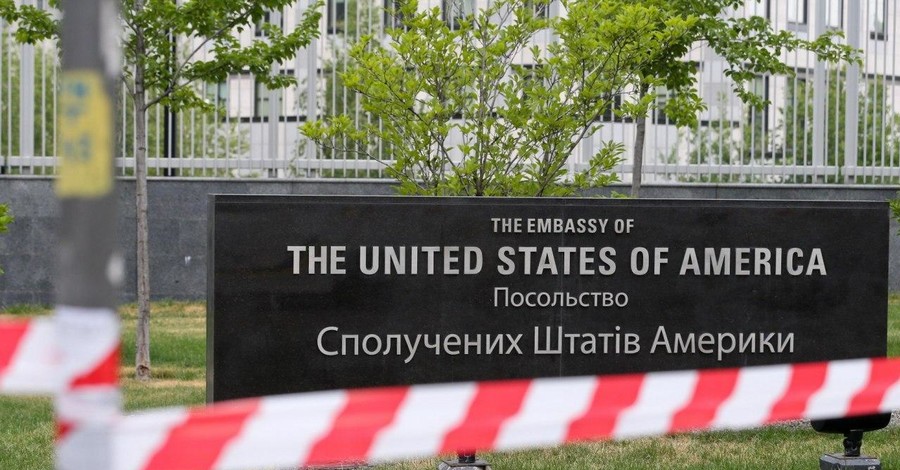 СМИ сообщают о трагической смерти сотрудницы посольства США