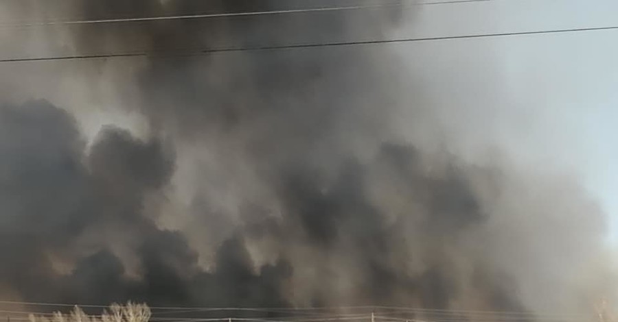 В Луганской области новые пожары недалеко от электроподстанции привели к взрыву боеприпасов 