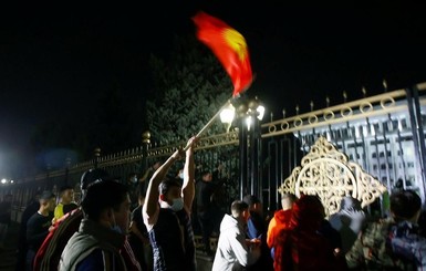 В Кыргызстане состоялась молниеносная революция