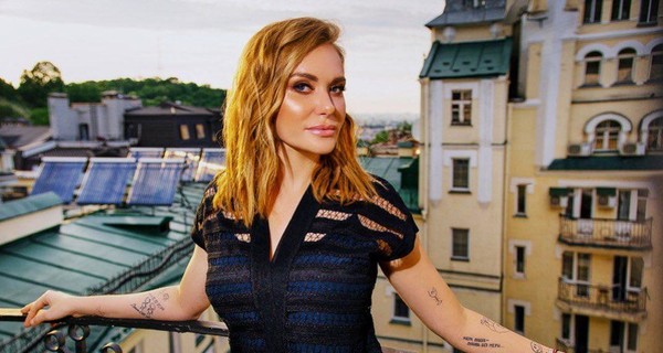 Слава Каминская показала фото в прозрачном бюстгальтере