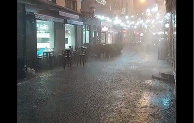 Тернополь затопило после сильного ливня