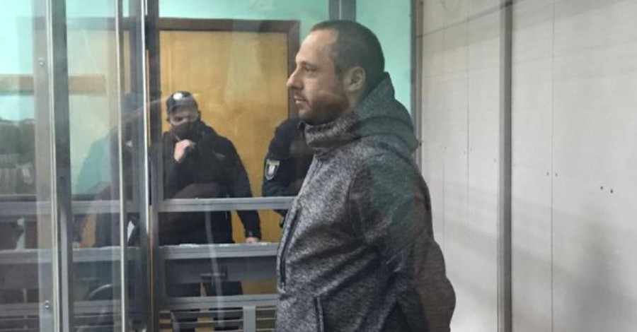 Киевлянин, убивший 6-летнего сына, заявил в суде, что так доказал свою любовь