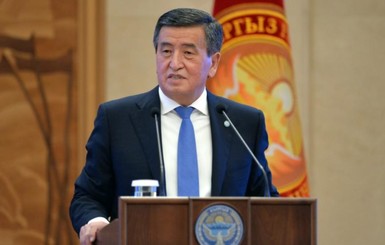 В Кыргызстане закрыли границы: разыскивают президента и премьера