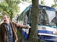 Троллейбус с пассажирами врезался в дерево в Виннице 