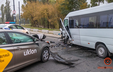 В Днепре таксист устроил ДТП, уснув за рулем: пострадали 6 человек