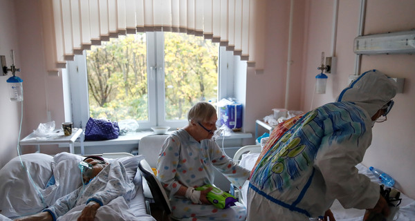 Коронавирус в Украине: за сутки - 4 420 новых случаев, за время пандемии жертвами COVID-19 стали 5 015 человек