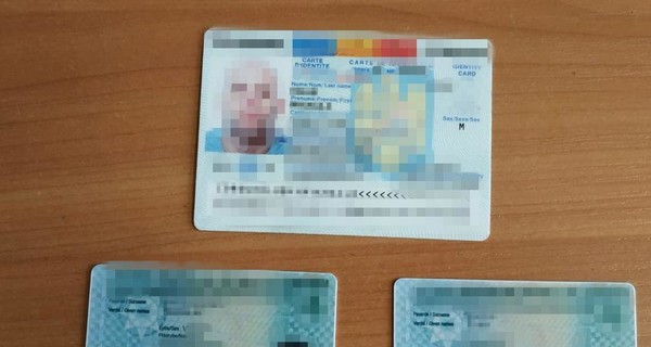 Украинцы торговали поддельными паспортами ЕС: продавали по 300 евро