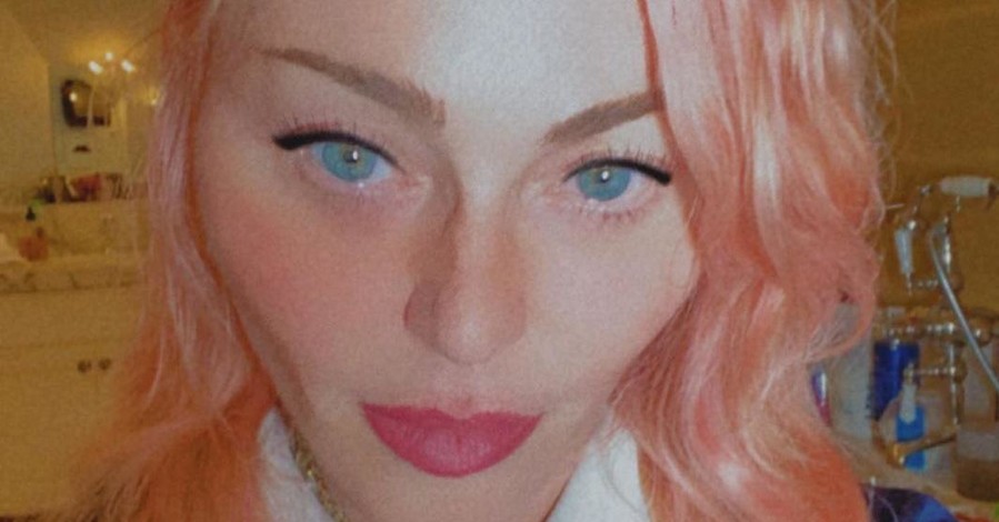 Резко сменившая имидж Мадонна шокировала подписчиков: Что случилось со скулами?