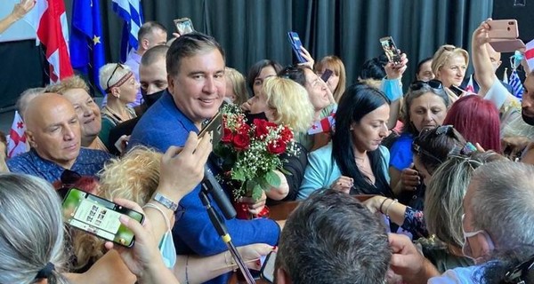 В Греции Саакашвили избили на встрече с грузинскими эмигрантами