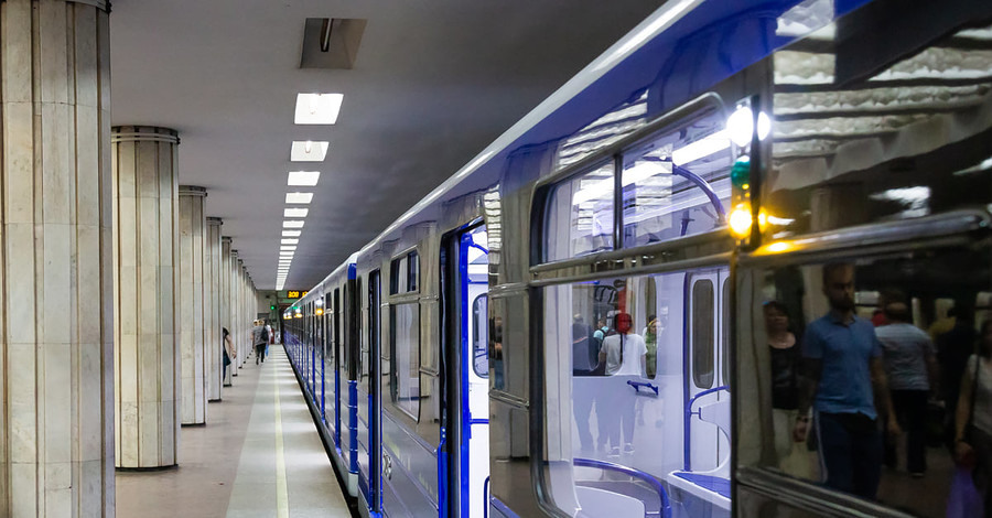 В Харькове из-за коронавирусного антирекорда метро будет ездить чаще, чтобы не скапливать людей
