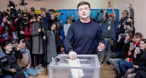 Зеленский попросил украинцев прийти на выборы и анонсировал 5 вопросов к каждому