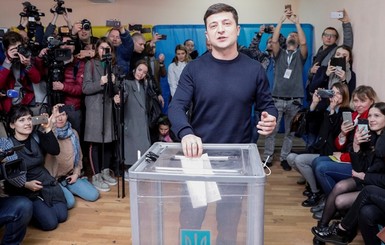 Зеленский попросил украинцев прийти на выборы и анонсировал 5 вопросов к каждому