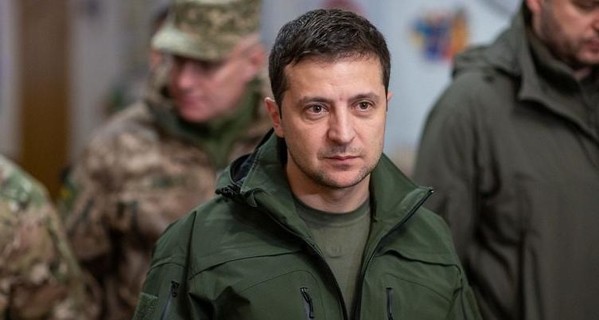 Зеленский пообещал отметить День Защитника Украины с бойцами на востоке