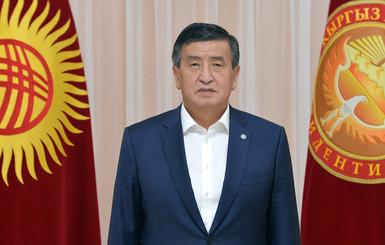 Президент Кыргызстана ушел в отставку: Не хочу остаться в истории как проливший кровь 