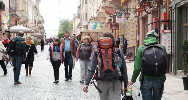 Жители Черновцов: Без воды сидим неделю, теряем туристов и заработок