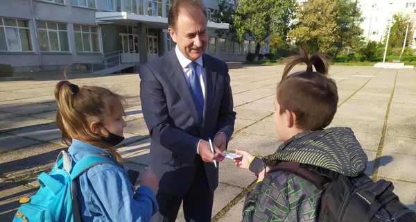 Александр Попов: Власть обязана обеспечить качественное и бесплатное образование