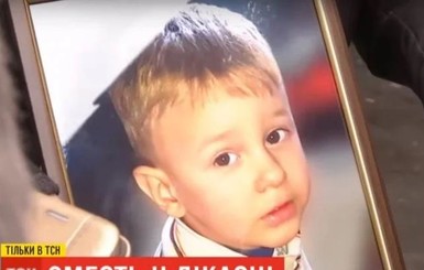 Киевского врача заподозрили в смерти двухлетнего ребенка: обследовали только спустя 10 часов