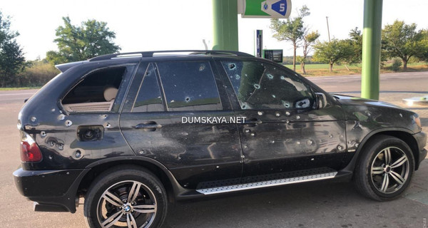 Под Одессой взорвали машину кандидата в депутаты, он ранен