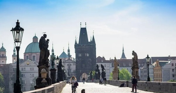 Чехия вернула жесткий карантин: закрывается все