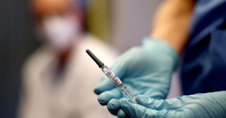 Испытания украинской вакцины от коронавируса на добровольцах начнутся через три месяца 