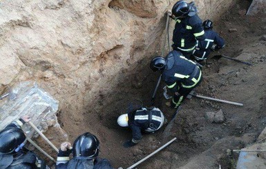  В Одессе строителей завалило в котловане. Есть погибшие 