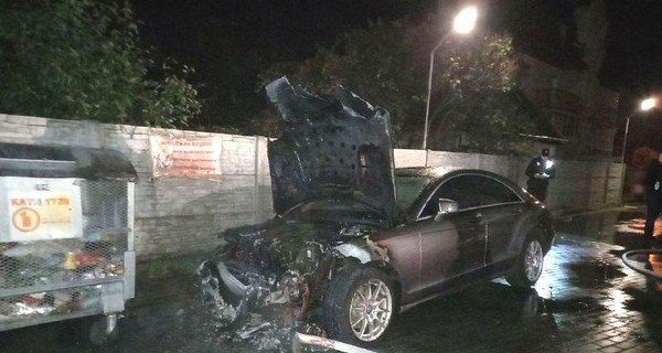 В Ровно сожгли машину кандидата в депутаты облсовета
