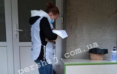 В Закарпатье полиция проверит законность опроса Зеленского