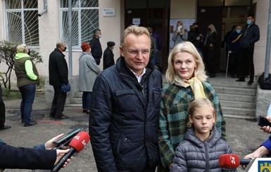 Мэр Львова Садовой не смог проголосовать - не помнит куда дел свой паспорт