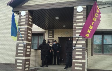 Под Конотопом полиция прикрыла фейковый избирательный участок