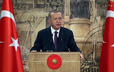 Эрдоган снова предложил Макрону проверить психику
