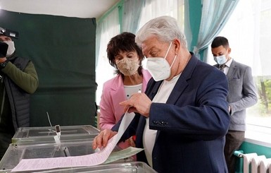 На выборах мэра Одессы тройку лидеров замыкает КВНщик Филимонов: данные экзитпола