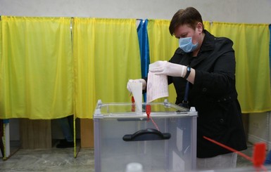 В шести регионах подсчитали голоса: пока быстрее с бюллетенями справляются на западе Украины