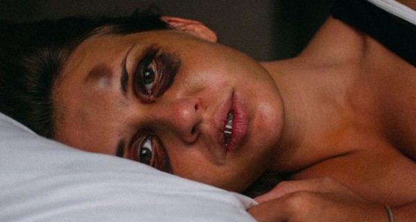 Напавшему на журналистку в поезде 