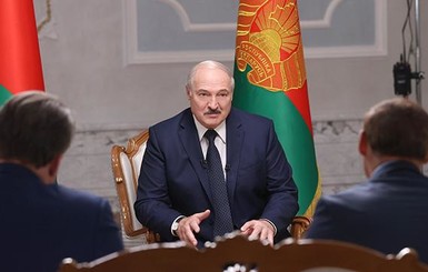 Лукашенко заявил, что Дуда фальсифицировал выборы, а 