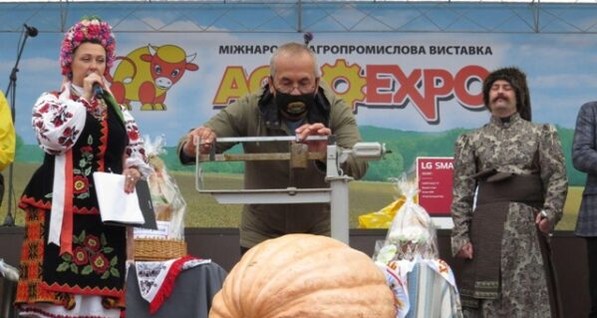Самую большую тыкву Украины вырастили на Кировоградщине