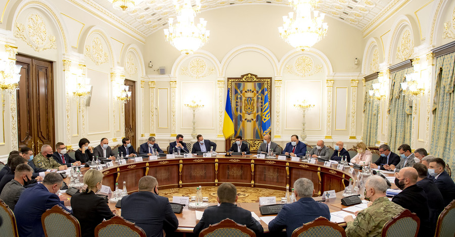 Зеленский на заседании СНБО: система электронных деклараций в Украине будет работать