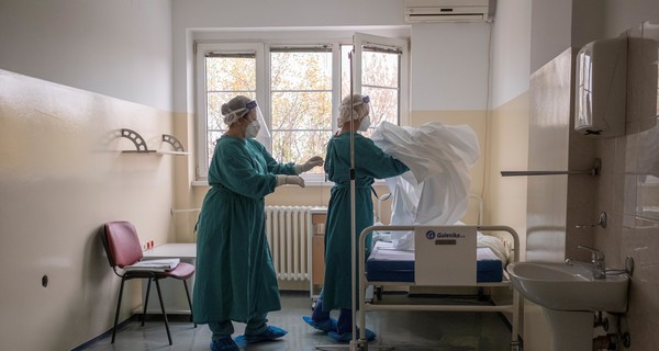 В Украине суточная заболеваемость коронавирусом побила рекорд
