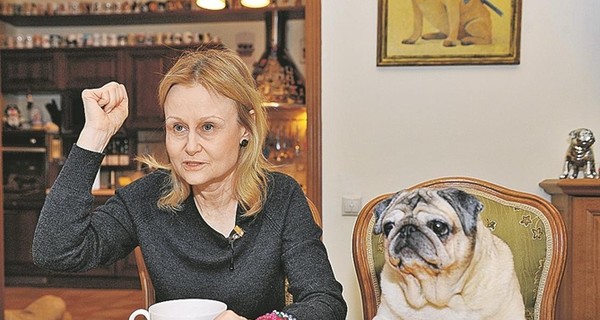 Больная коронавирусом Дарья Донцова в тяжелом состоянии
