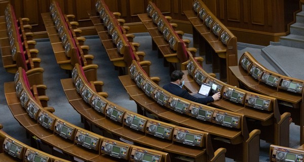 От импичмента до политзаключенного: что грозит Зеленскому, если он разгонит Раду