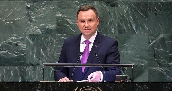 Президент Польши вышел на работу после Сovid-19